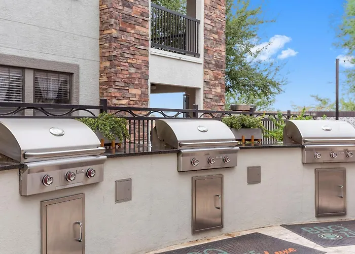 Apartment Cozysuites By The Stadium With Pool 16 *