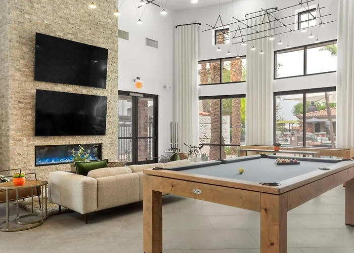 Cozysuites By The Stadium With Pool 16 Apartment *