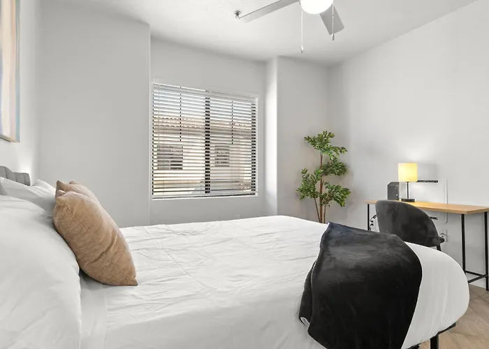 Apartment Cozysuites By The Stadium With Pool 16 *